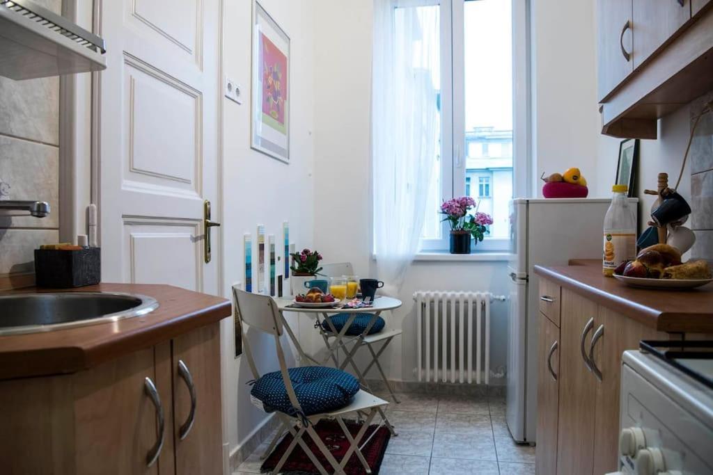 Gorgeous Flat Right Near The Center Apartment Budapest