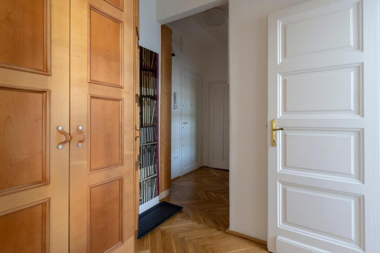 Gorgeous Flat Right Near The Center Apartment Budapest